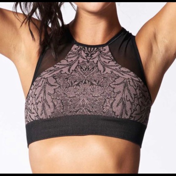 - NUX sports bra size small - Picture 6 of 7